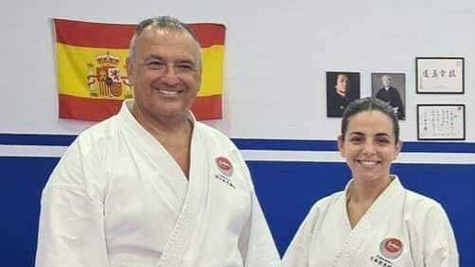 Lucía Calvente, subcampeona de España y clasificada para el Europeo y el Mundial, junto a su sensei Luis Zambrano.