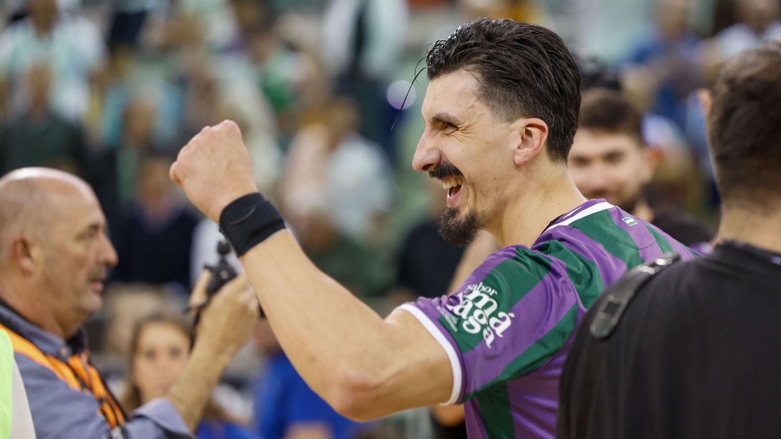 El Unicaja, campeón de Copa: Todas las imágenes del partido, la fiesta y la llegada a Málaga