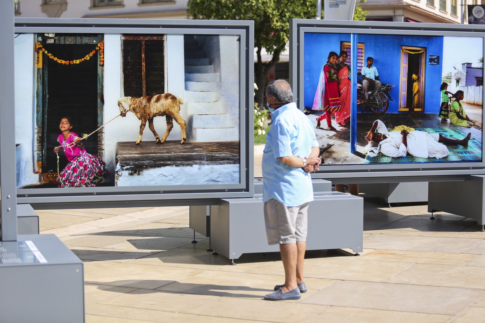 Fotos de la exposición sobre la vida cotidiana en la India de la calle Alcazabilla