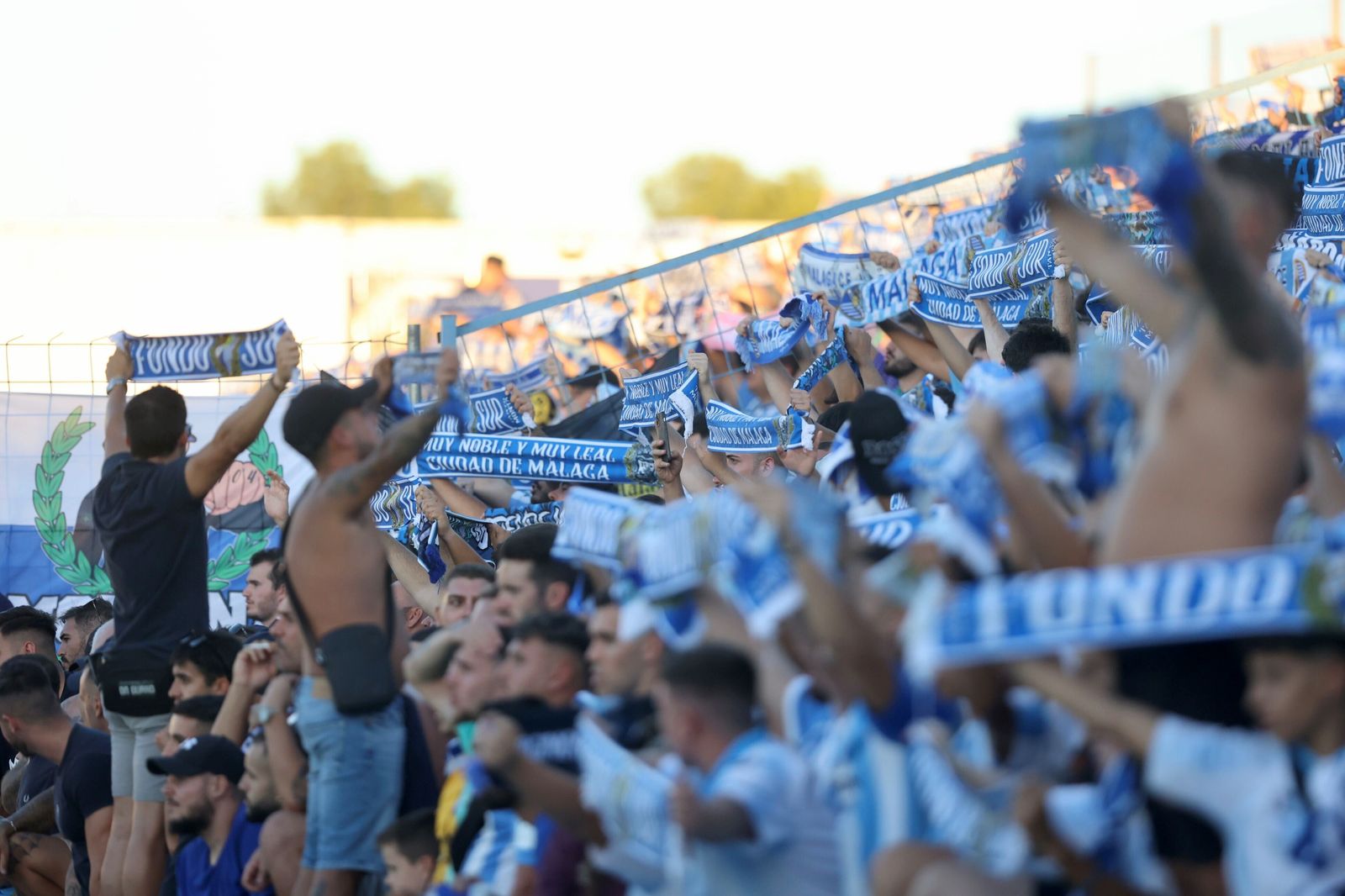 La toma del malaguismo de Linares, en fotos