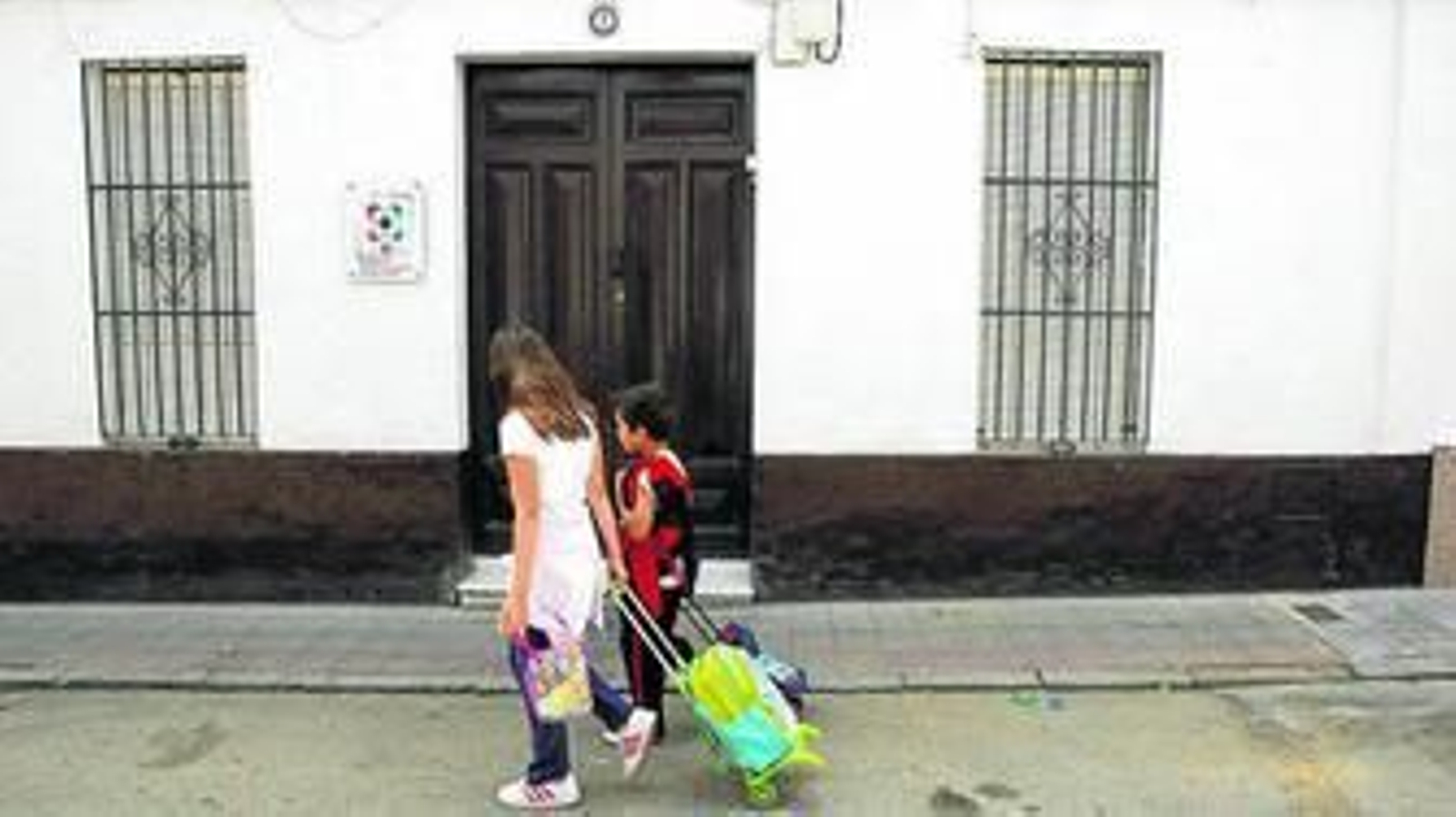 Fachada de la panadería donde trabajaba el afortunado, un negocio de su familia.