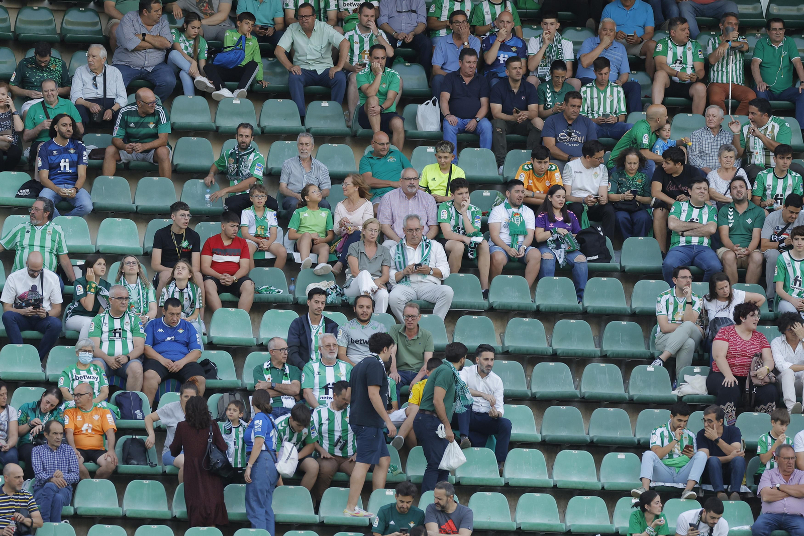 Búscate en las fotos del Betis-Rayo