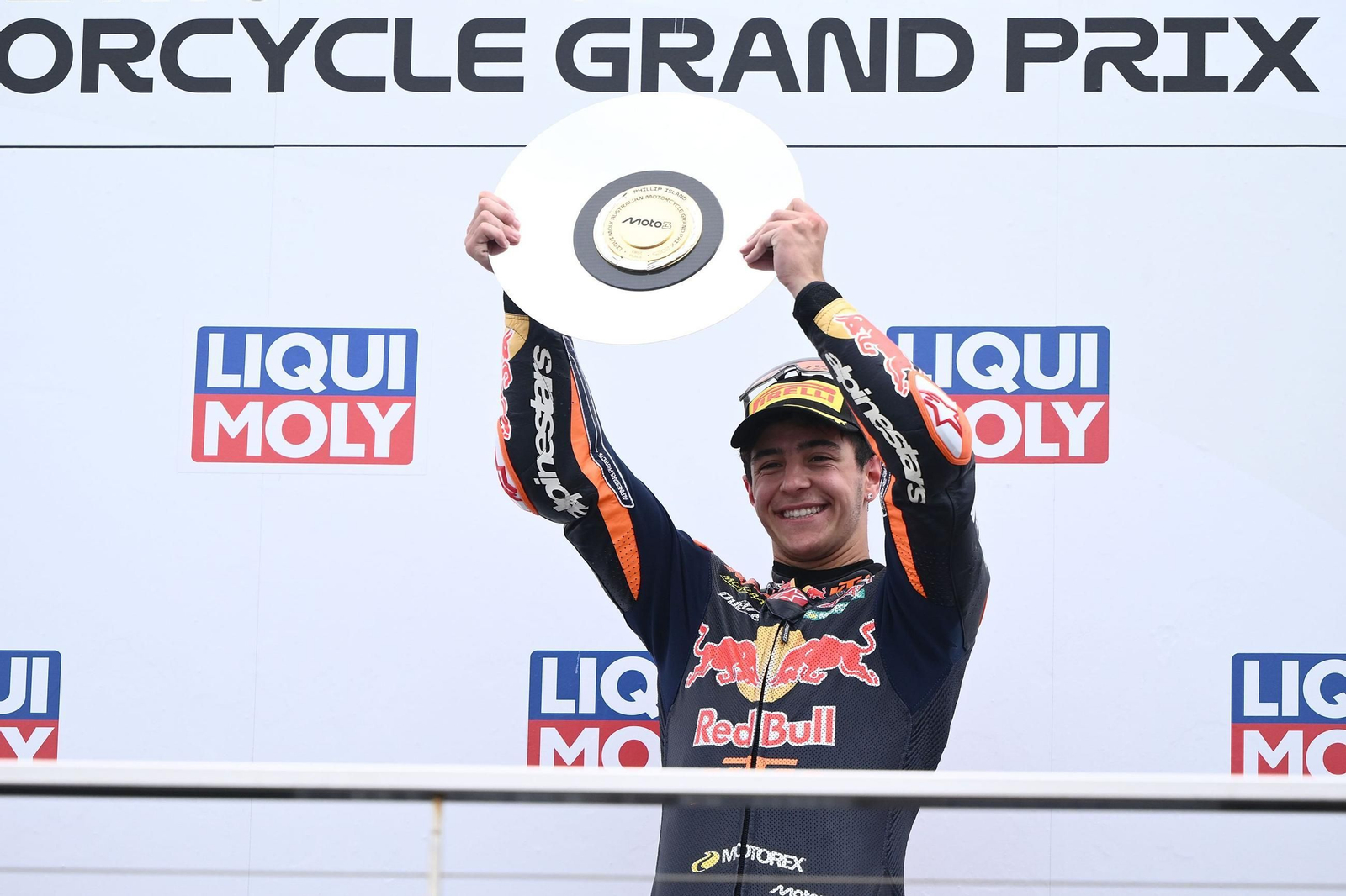 José Antonio Rueda celebra su último triunfo en el podio de Phillip Island.