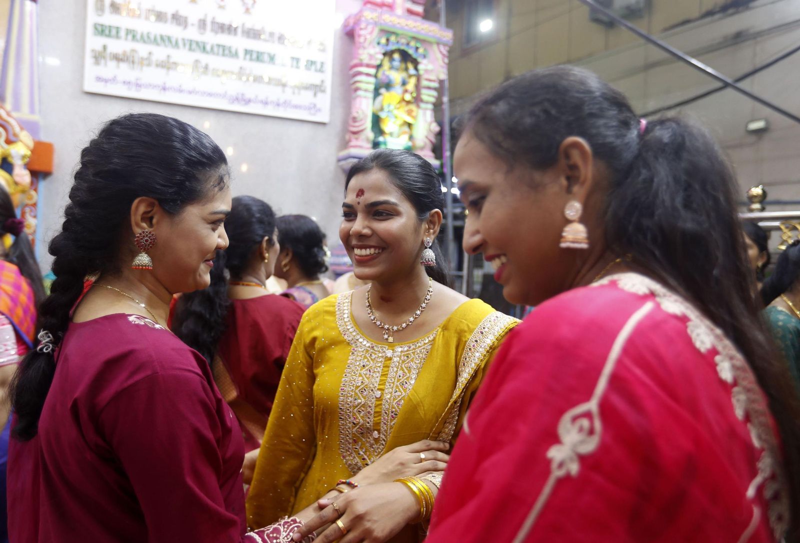 Las preciosas imágenes de la celebración del Diwali en India: un festival de luz y color