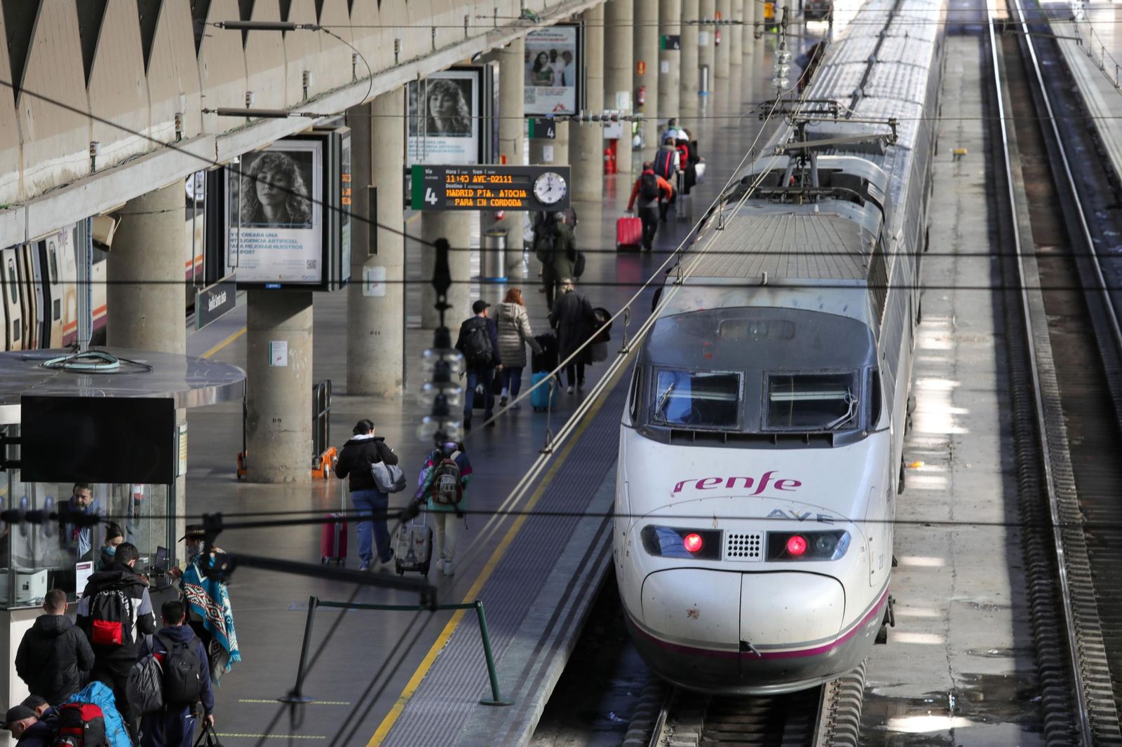 Un tren en la estación de Santa Justa de Sevilla