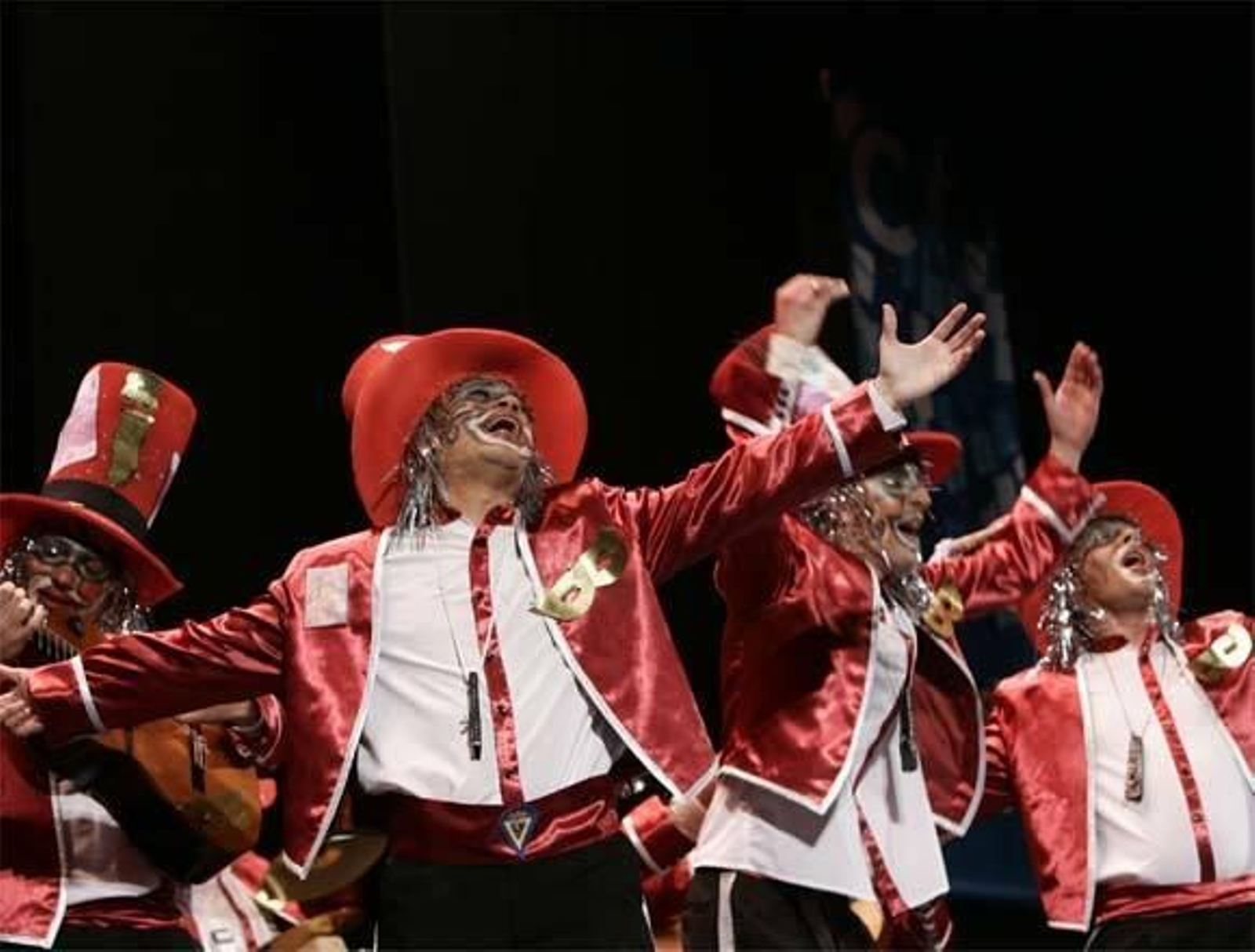 No nos la damos... somos artistas