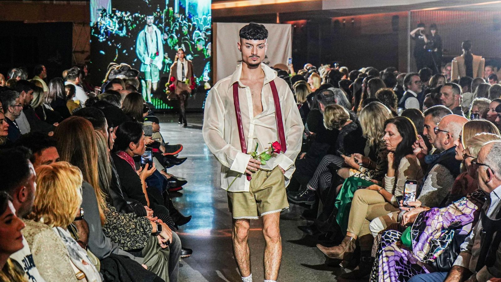 Alberto Carmona deslumbró a los asistentes con su colección "Antología".