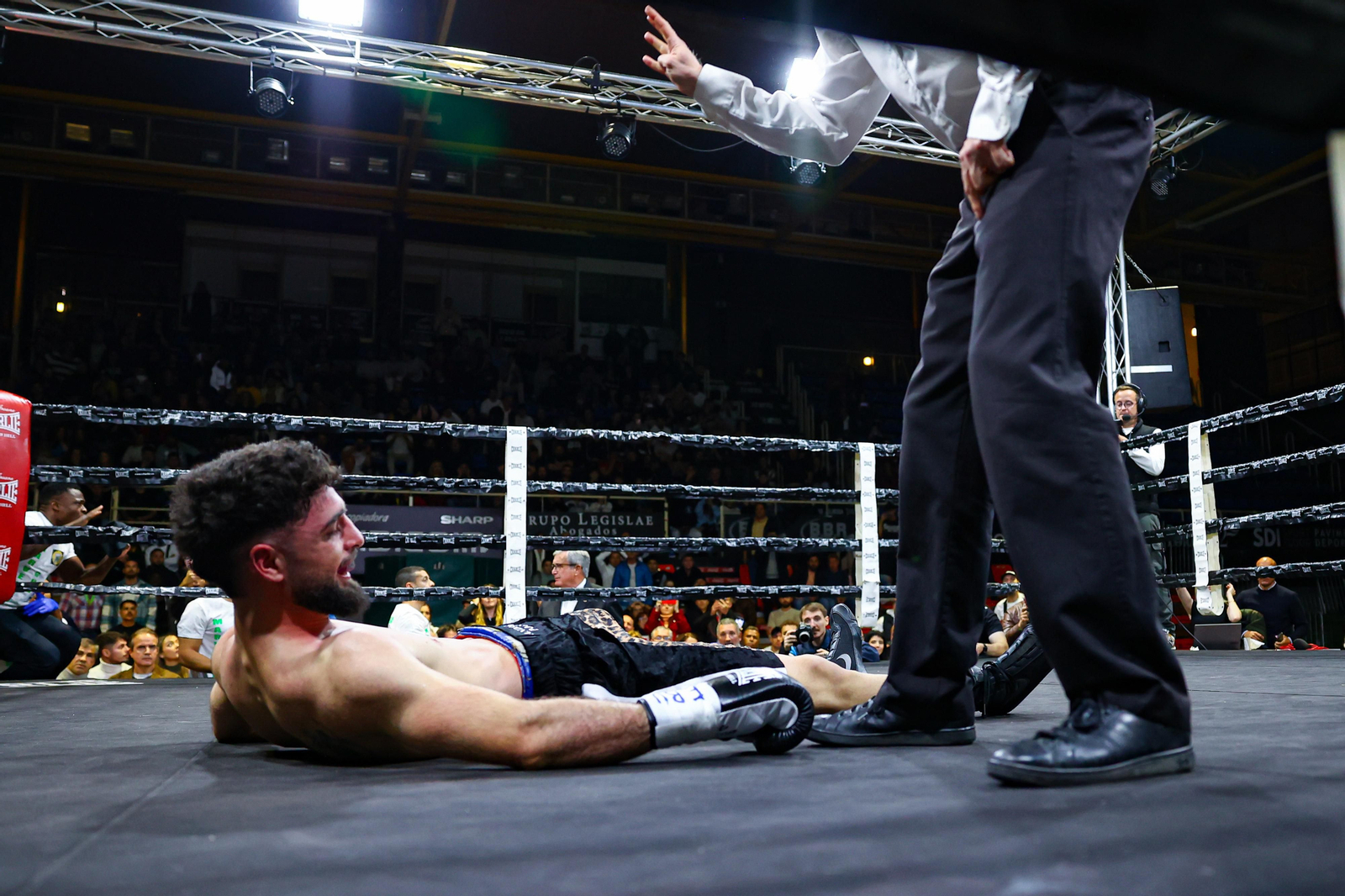 Las mejores fotos de la derrota de José Luis Navarro (El Cazador Jr) ante Gustave Tamba