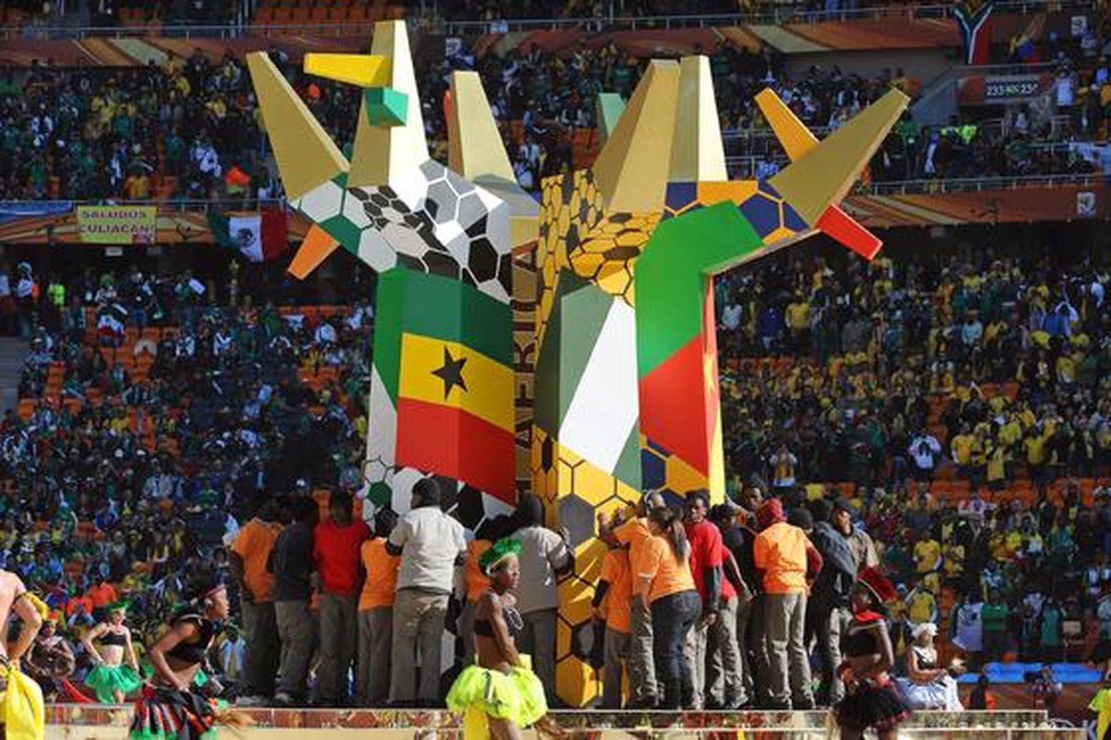 Una fiesta de música y color abre oficialmente el Mundial de Sudáfrica 2010.

Foto: Efe