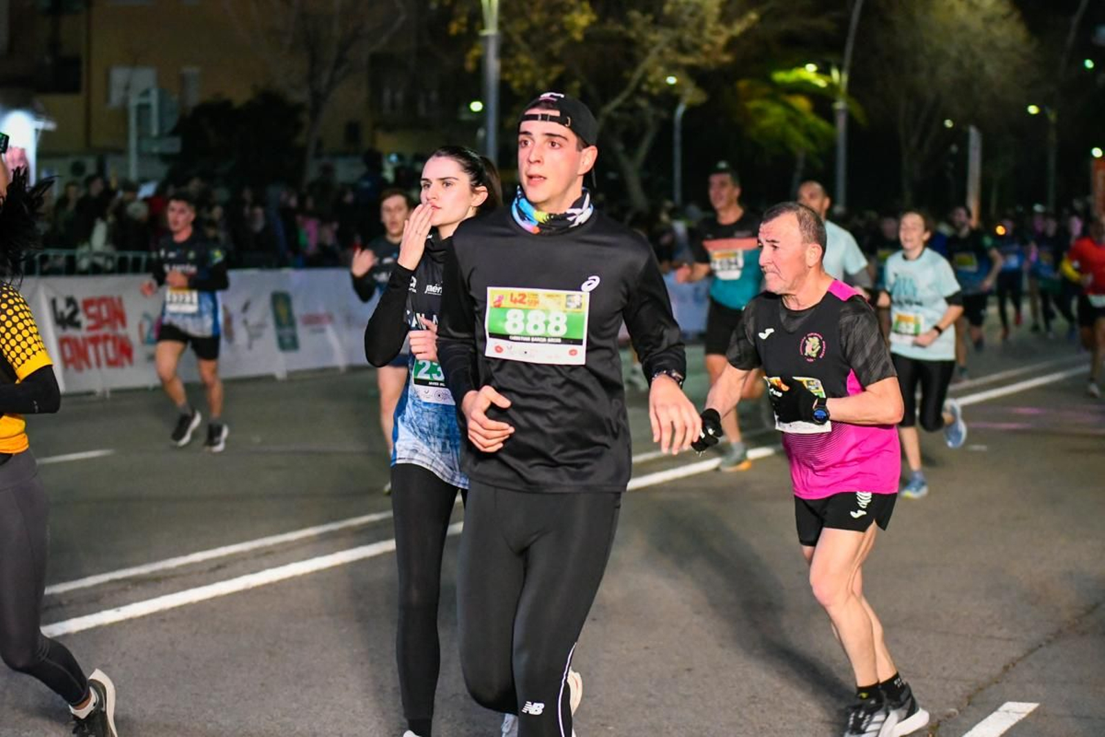 En imágenes: búscate en tu llegada a meta de la Carrera de San Antón 2025 (5)