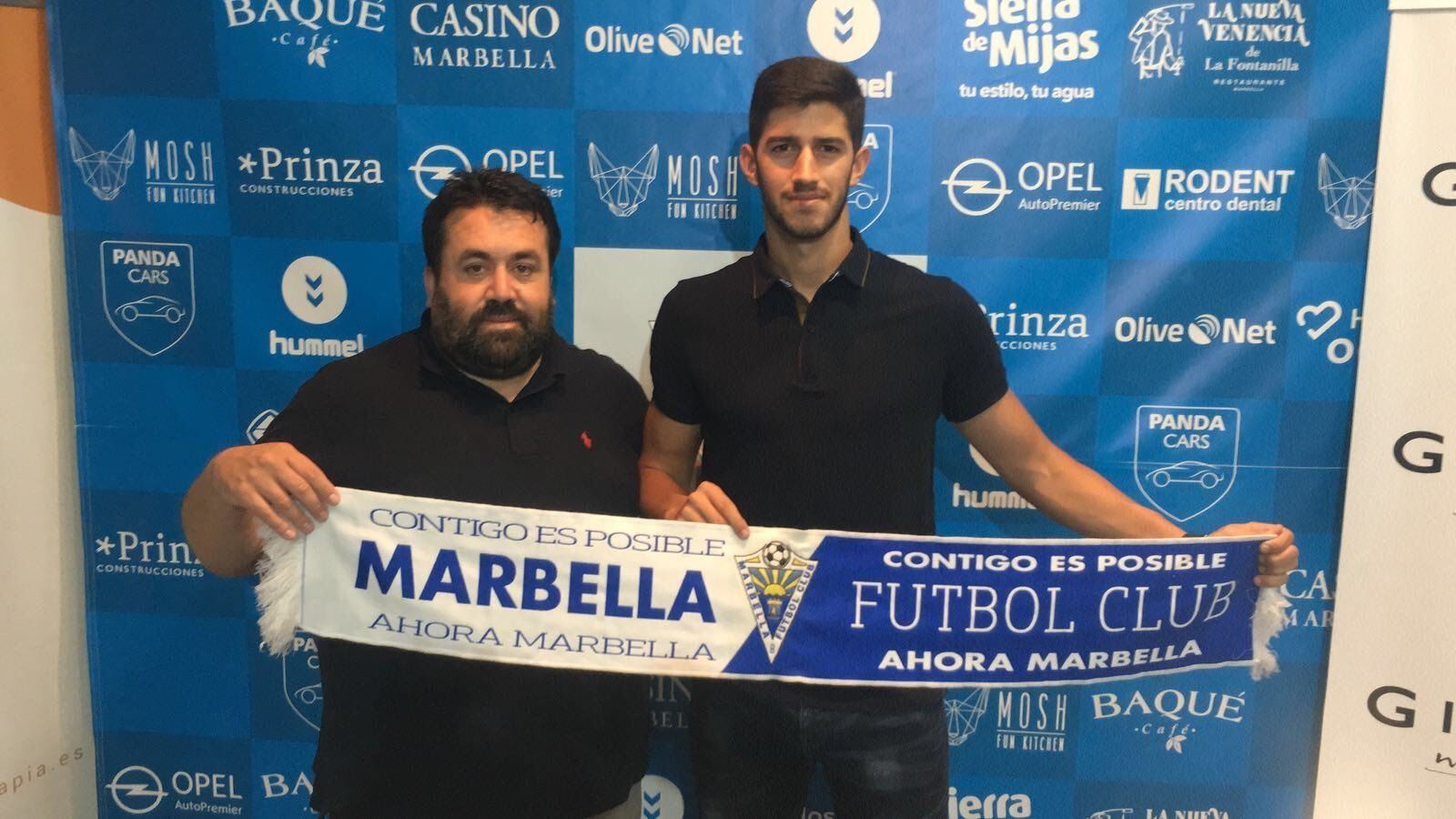 Godino ya luce el escudo del Marbella