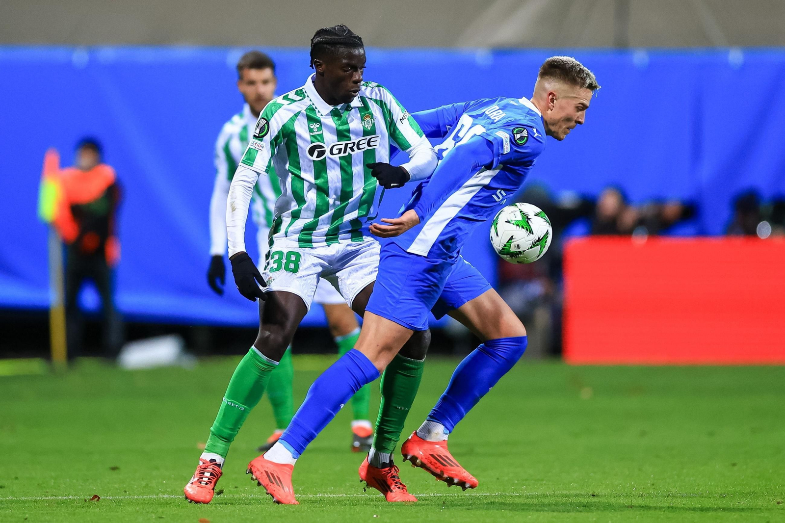 Las fotos del Mladá Boleslav - Betis de la Conference League