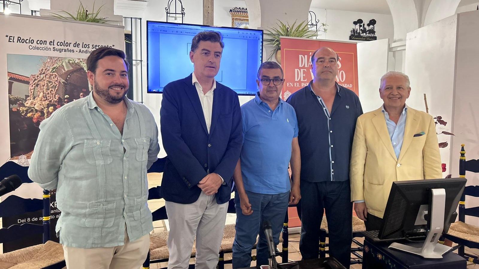Asistentes a la mesa redonda. Asistentes a la mesa redonda.