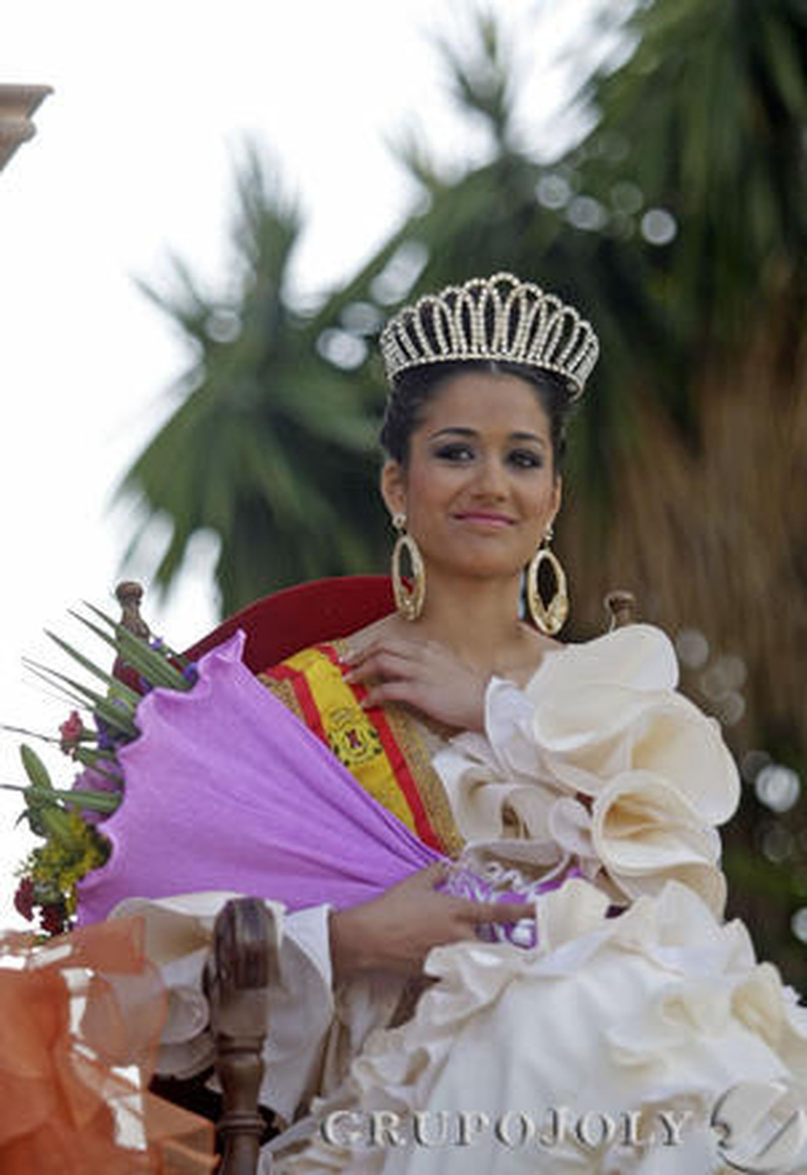 Cristina Barcia y Estefanía del Río, reinas infantil y juvenil respectivamente, fueron coronadas en un imponente escenario que recreaba el Tajo de Ronda.

Foto: Erasmo Fenoy