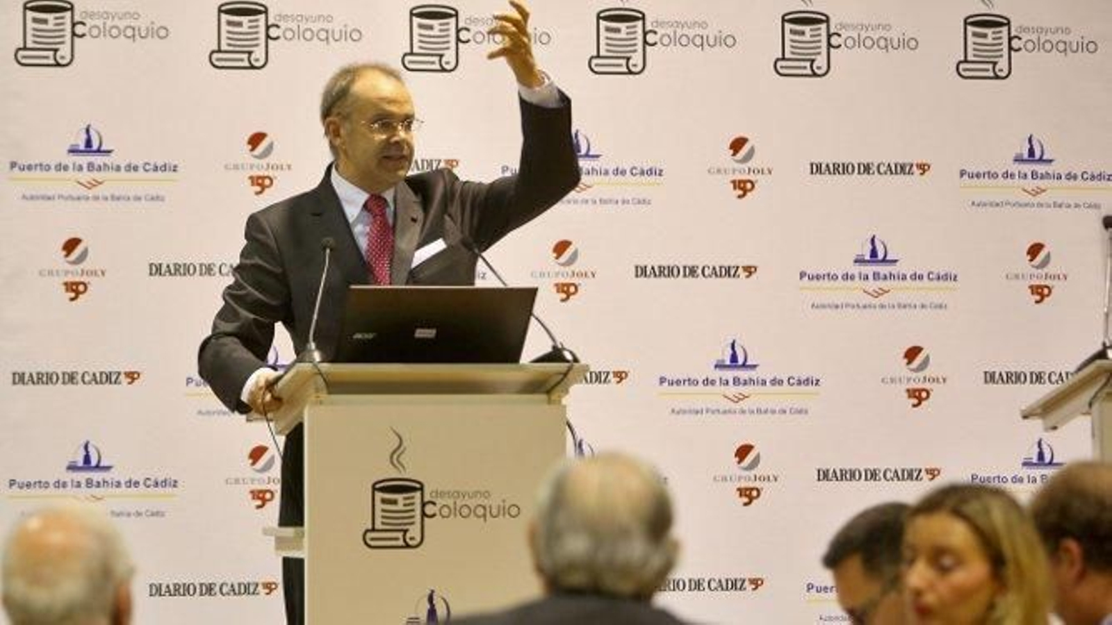 Angel María Nieva, durante su intervención en el desayuno coloquio organizado por Grupo Joly y la Autoridad Portuaria de la Bahía de Cádiz.
