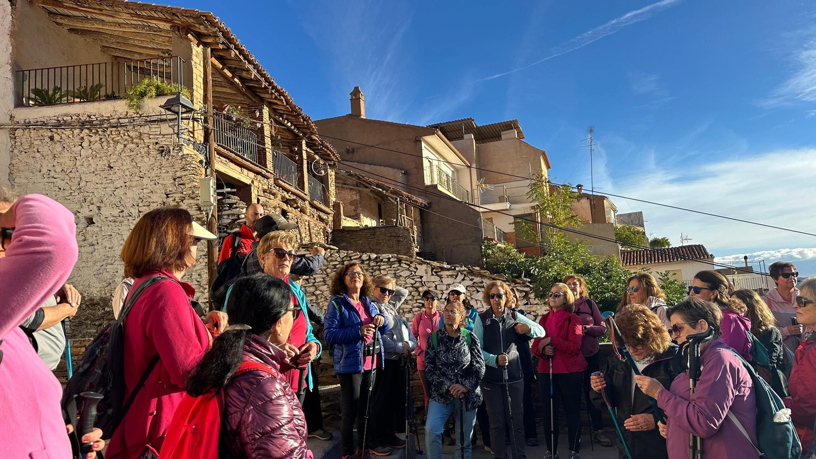 Así fue la caminata de estos vecinos de Guadix por el Castañar de Jérez del Marquesado