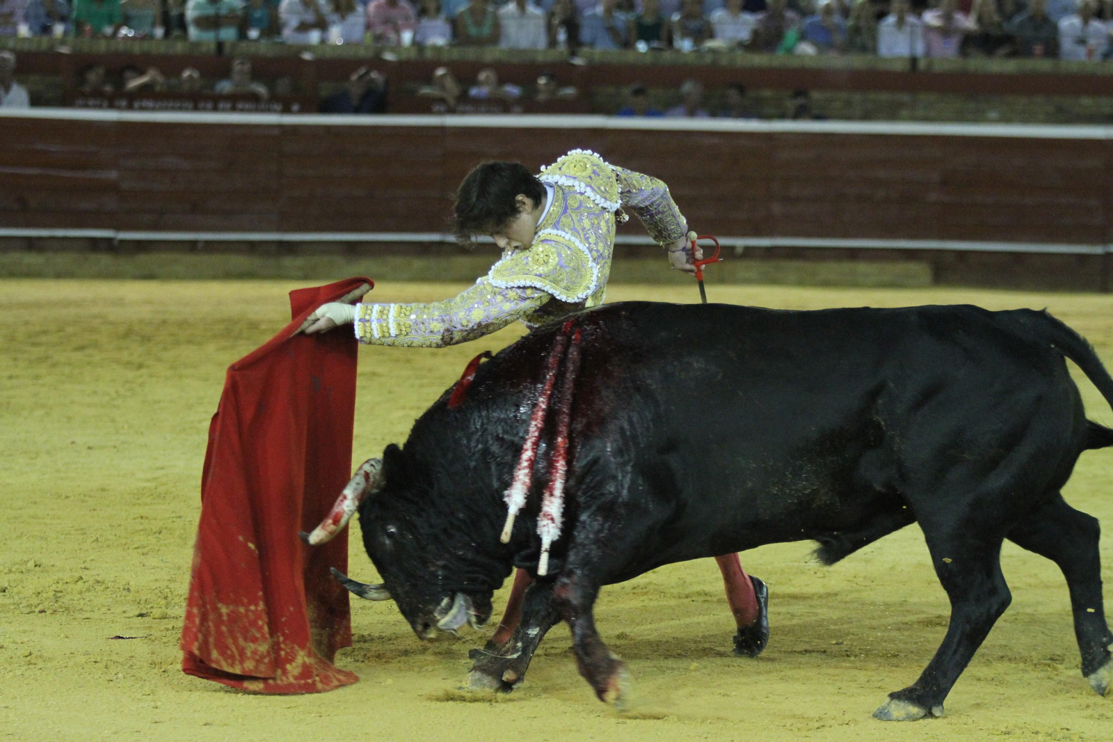 Imágenes de lidia de Roca Rey