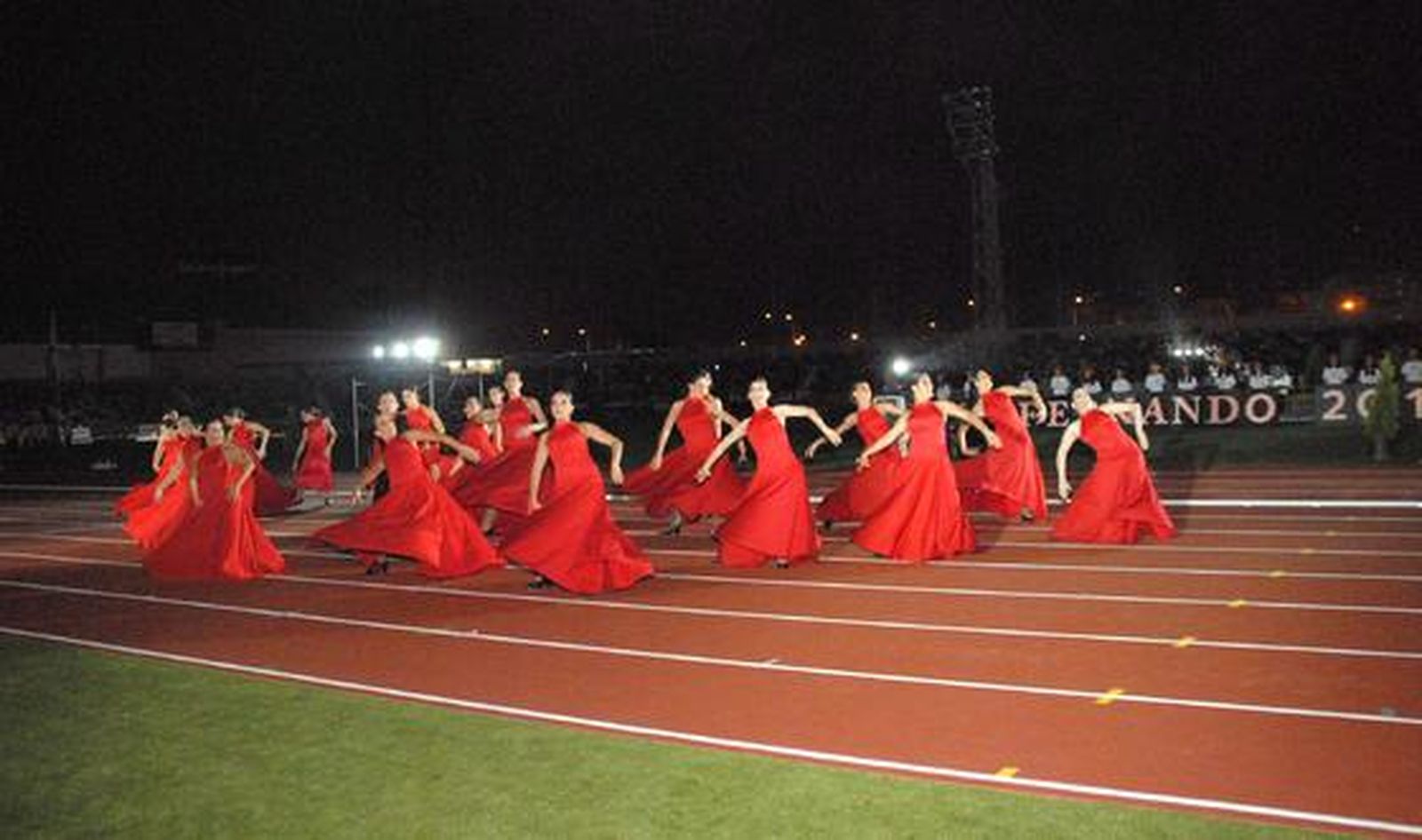 Luz y color en Bahía Sur en la ceremonia de apertura de los XIV Juegos Iberoamericanos San Fernando 2010. 

Foto: Elias Pimentel y Joaquin Pino