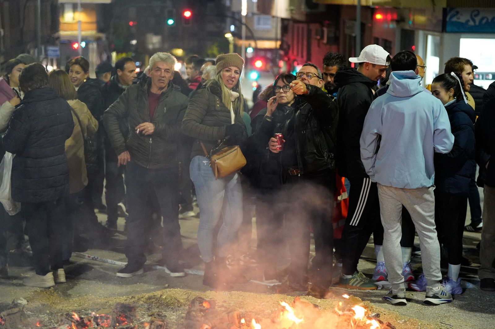 Jaén brilla y disfruta al fuego de las lumbres de San Antón