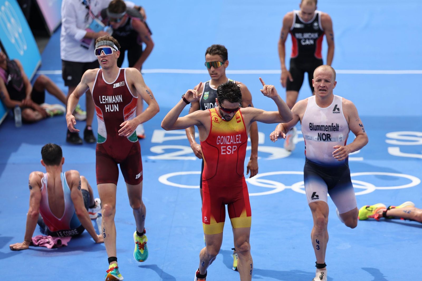 Alberto González entra en meta.