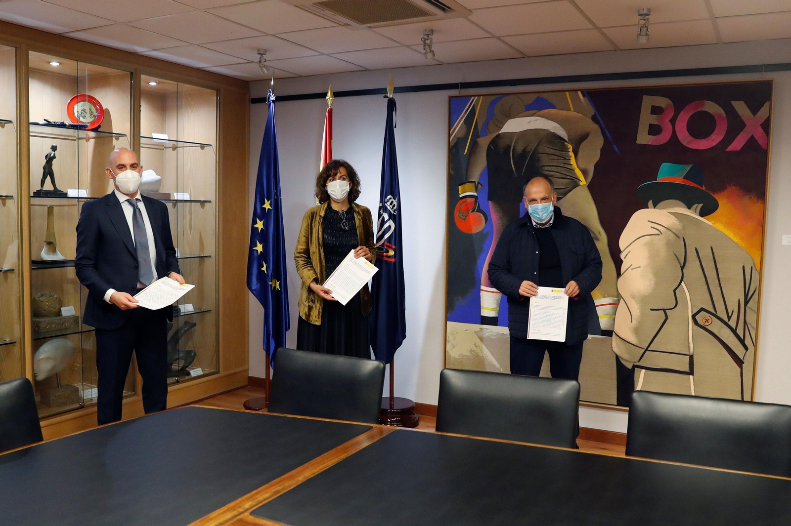 Rubiales, Lozano y Tebas posan en el CSD en una reunión del mes de mayo.