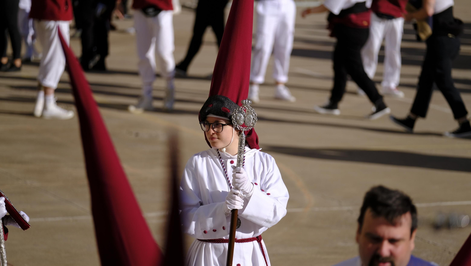 Coronación desaría al viento en su estación de Penitencia