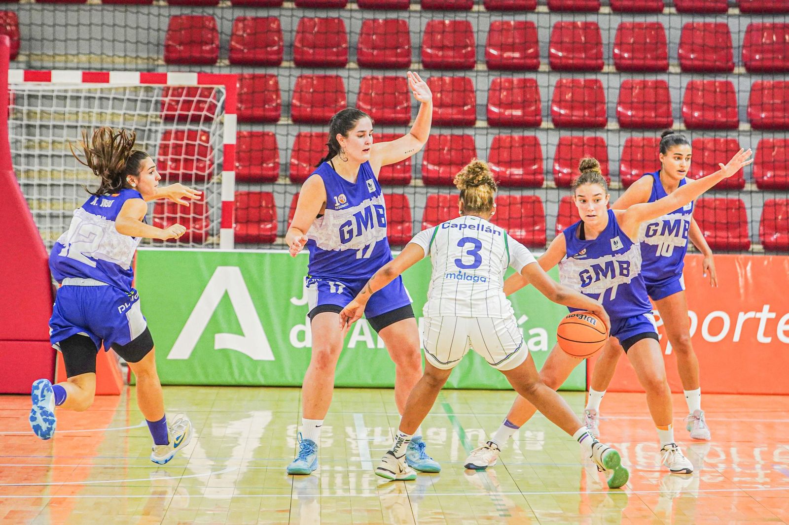 El Unicaja Mijas cierra en Granada una pretemporada invictas