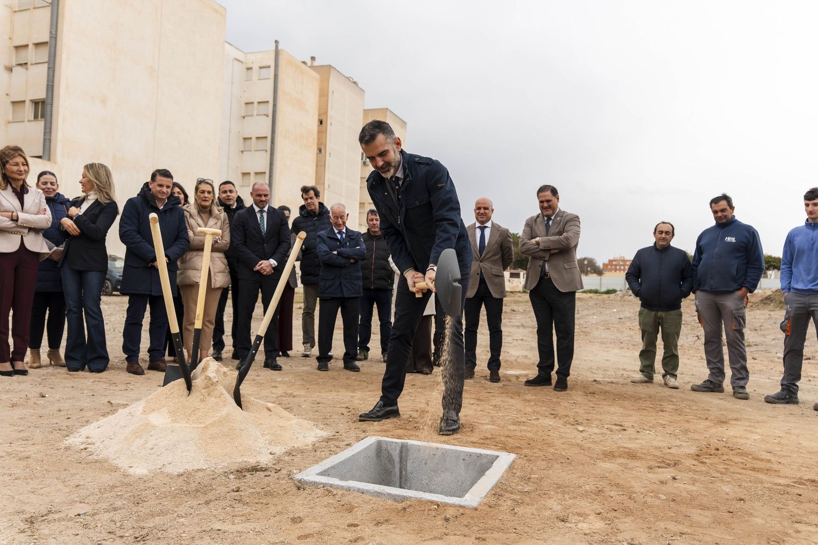 Las mejores imágenes de la colocación de la primera piedra del nuevo IES Las Marinas de Roquetas