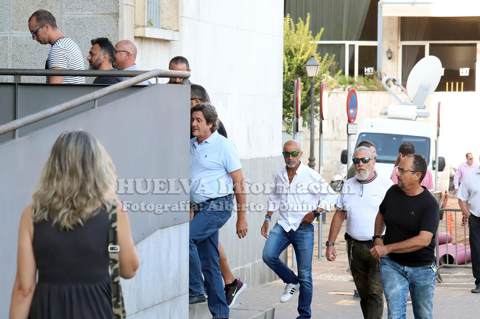 Imágenes del juicio por el apuñalamiento al jefe de la Policía Local de Punta Umbría