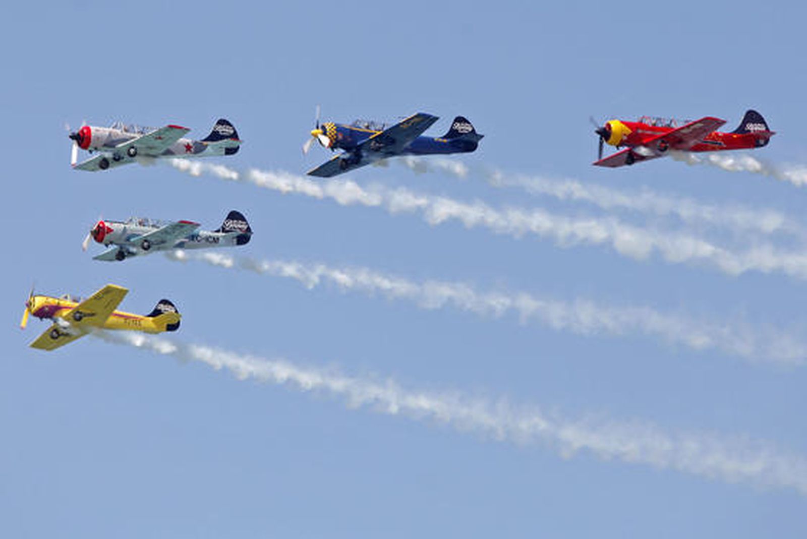 190.000 personas disfrutan del III Festival Aéreo en la playa de la Victoria. /Foto: Jesús Marín