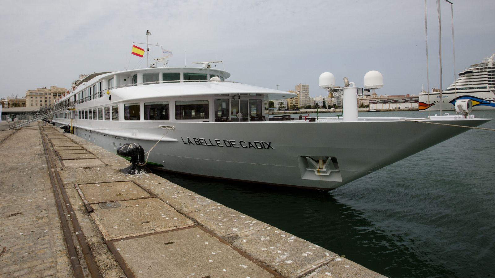 La ‘Belle de Cadix’, atracado ayer por la mañana en el puerto de Cádiz.