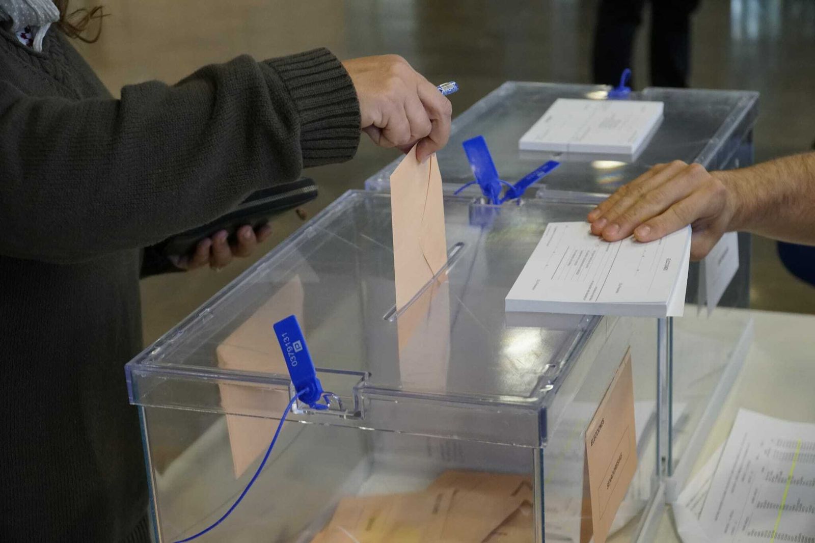 Las imágenes de la jornada electoral en Sevilla