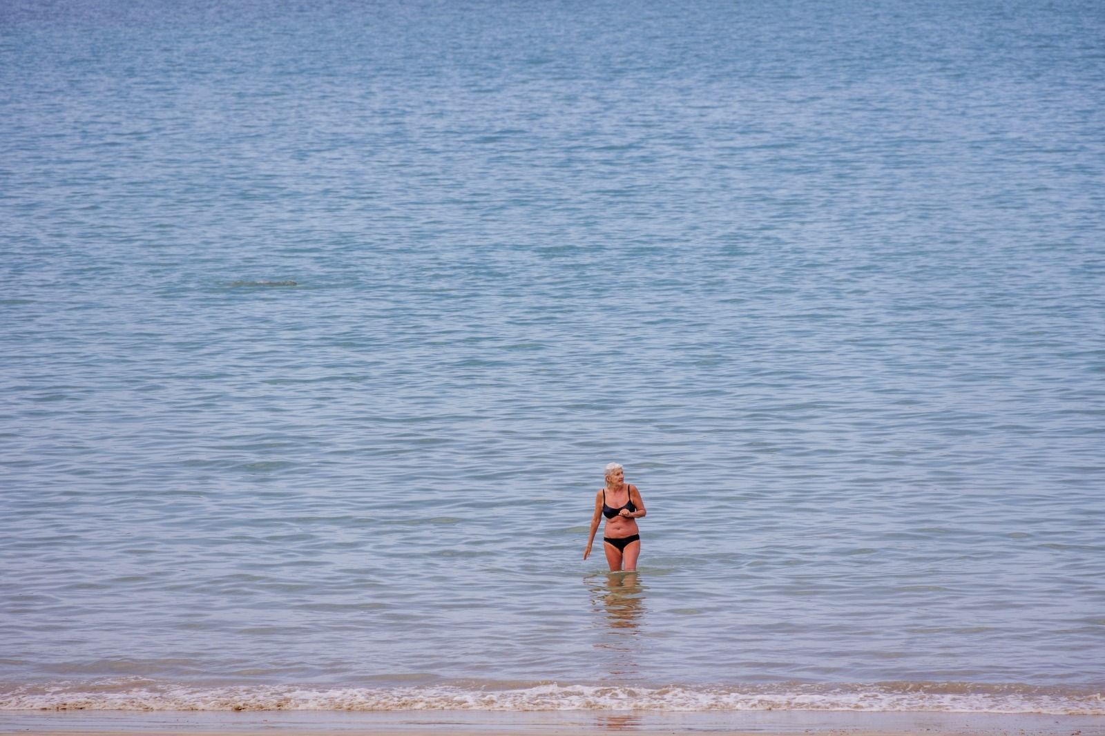 El calor de abril se deja notar en las playas de Cádiz