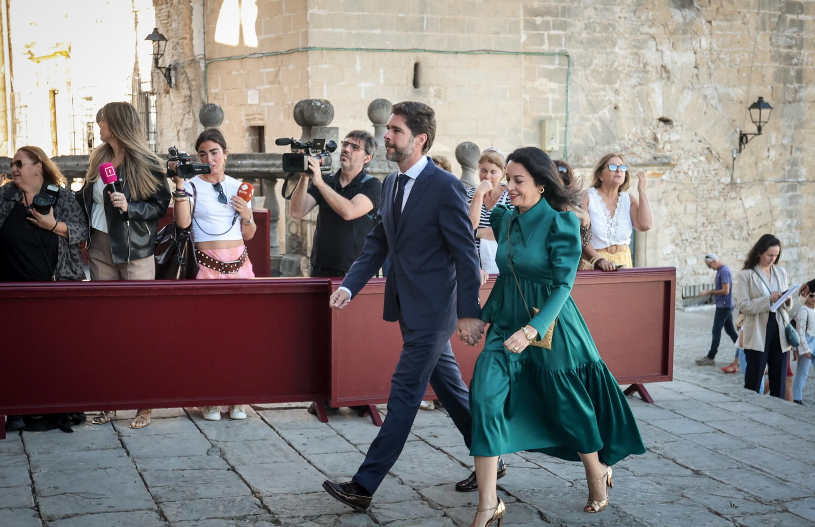 Imágenes de los asistentes a la boda de Ana Cristina Portillo Domecq en la Catedral de Jerez Imágenes de los asistentes a la boda de Ana Cristina Portillo Domecq en la Catedral de Jerez