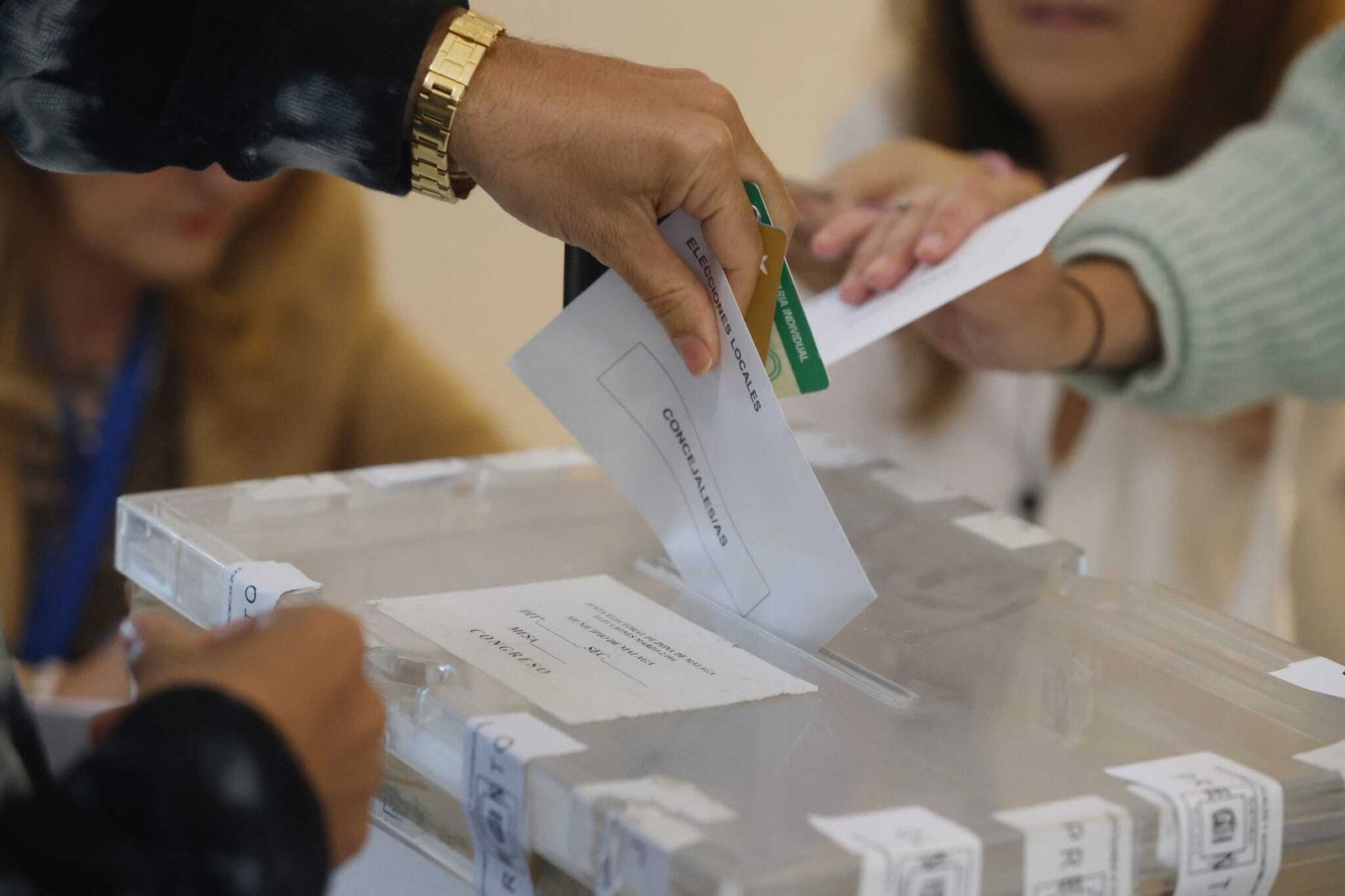 Imágenes de un domingo electoral en Málaga
