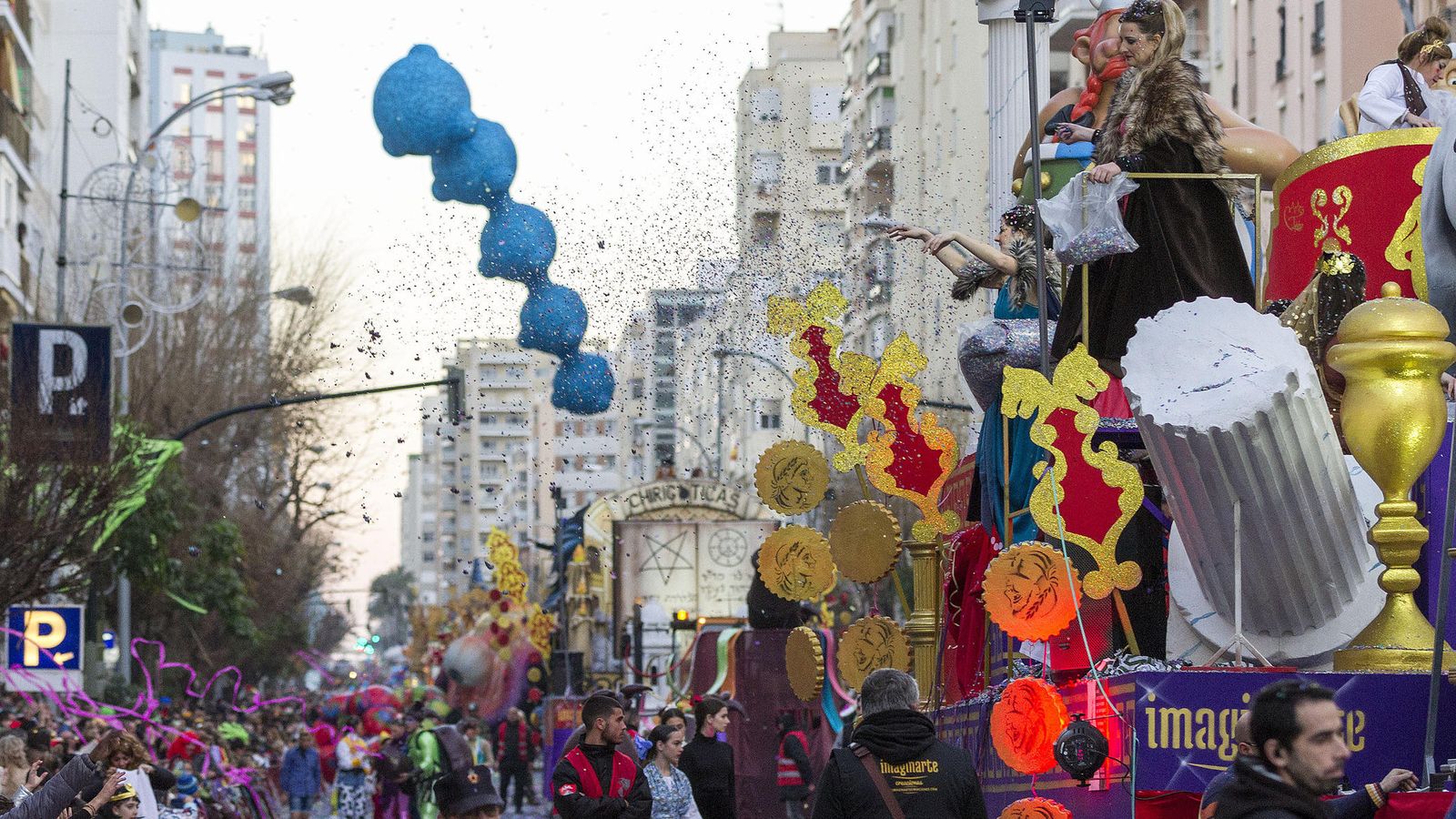La carroza de las pregoneras, Las Niñas de Cádiz.