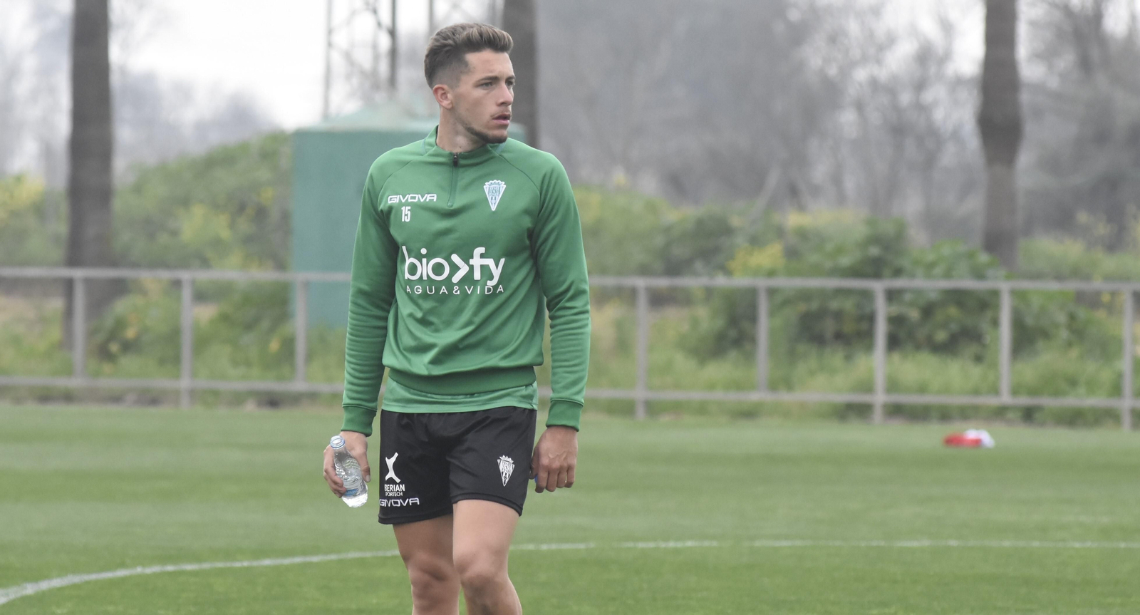 Isma Ruiz, en un momento del entrenamiento del Córdoba CF de este miércoles.