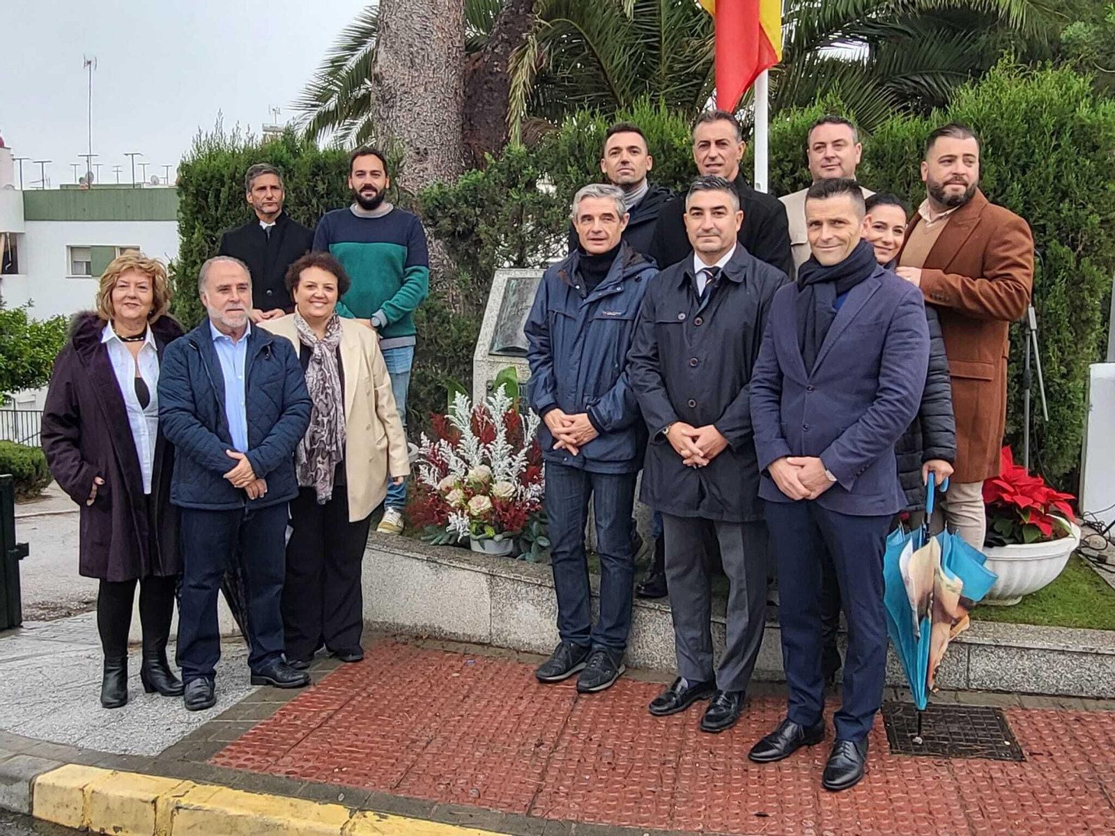 Parte de la Corporación de Arcos celebra un acto institucional.
