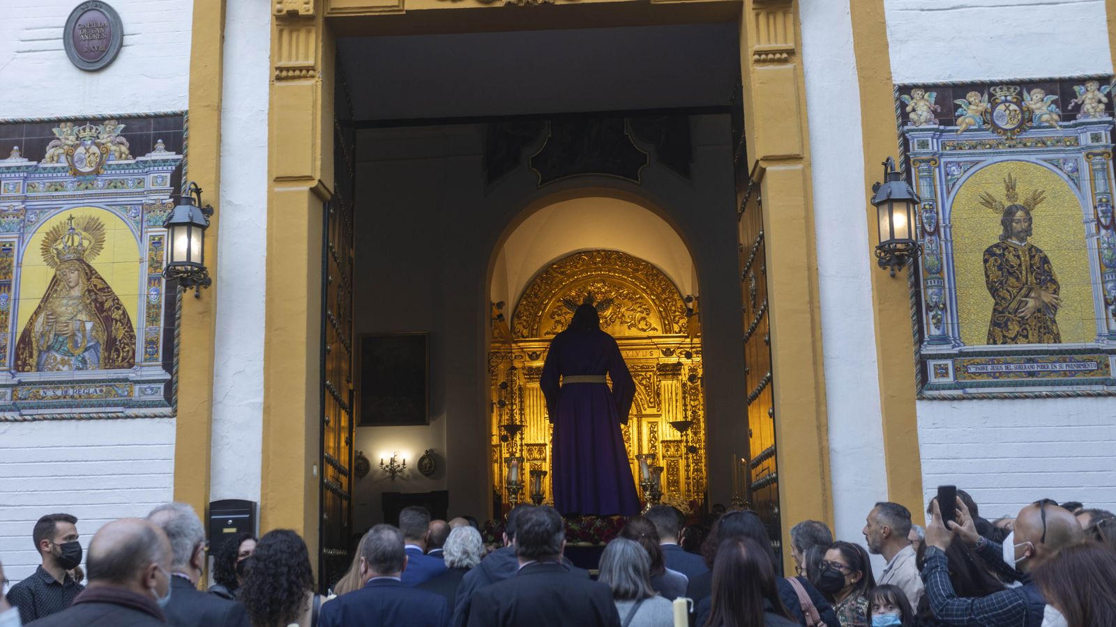 El traslado de los Panaderos a su capilla en imágenes