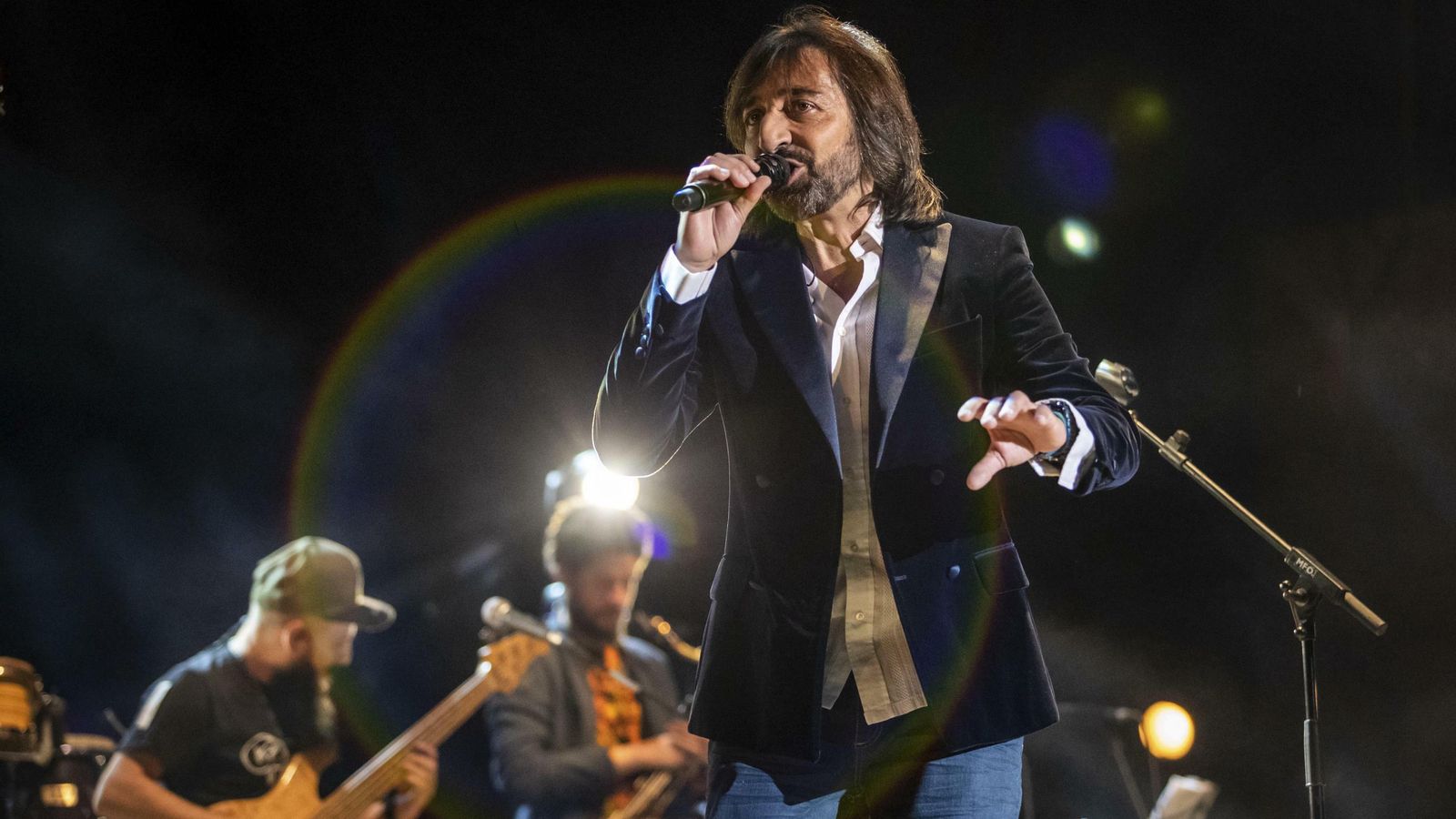 Antonio Carmona, cantante de Ketama, durante la actuación.