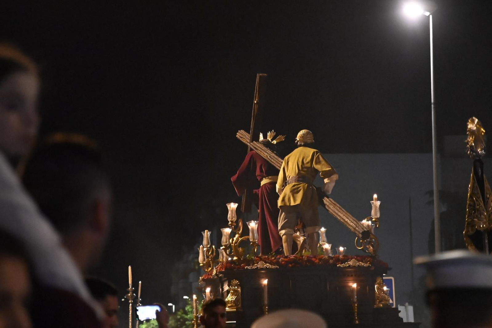 La procesión de la hermandad de la O de Córdoba en este Sábado de Pasión, en imágenes