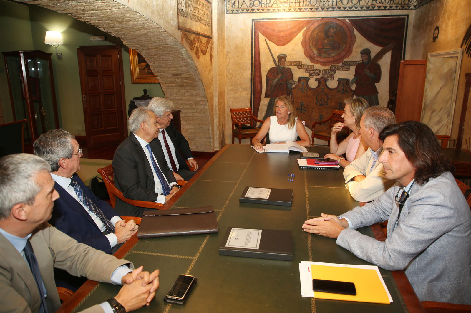 Un momento de la reunión mantenida ayer.