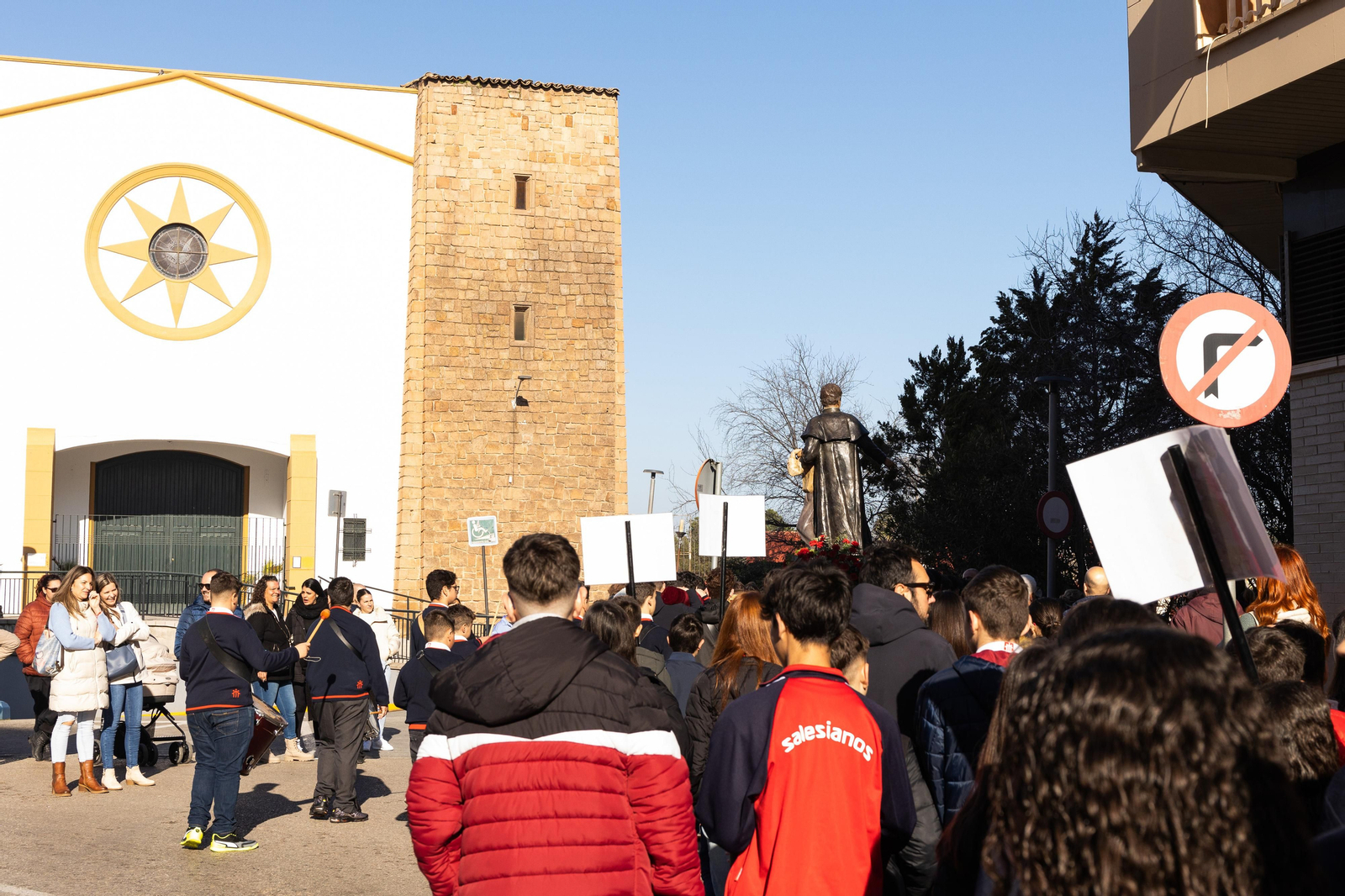 Precesión e inauguración calle 'Salesianos'
