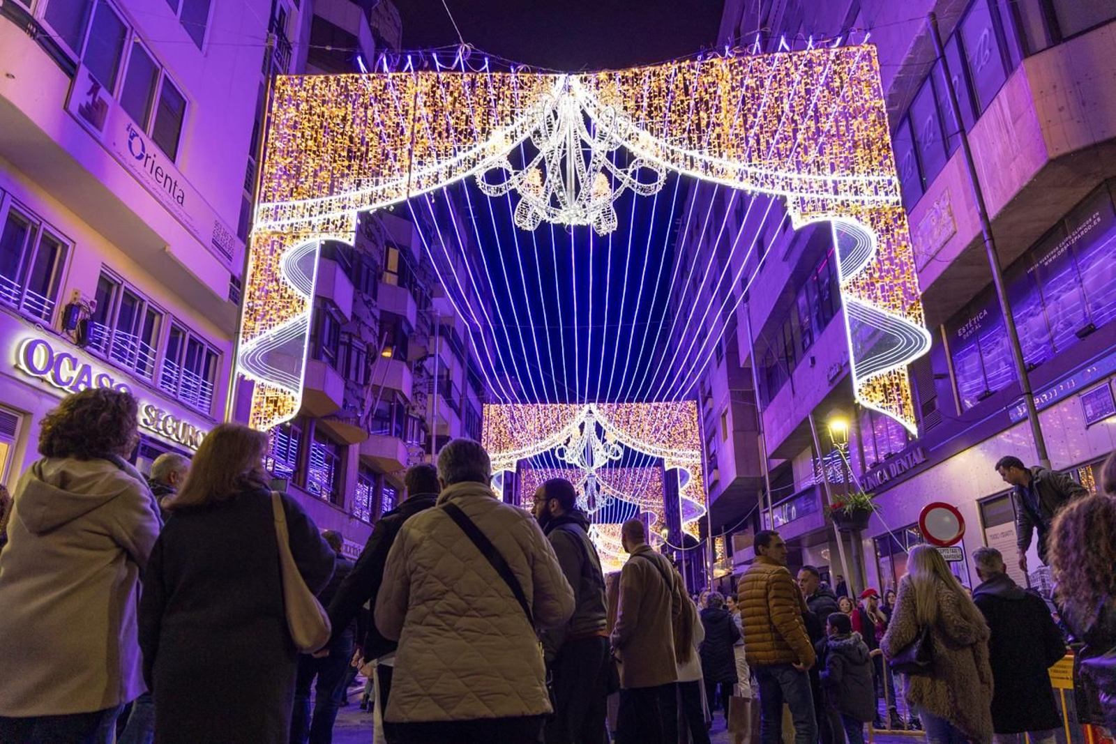 Iluminación navideña de la calle Bernabé Soriano