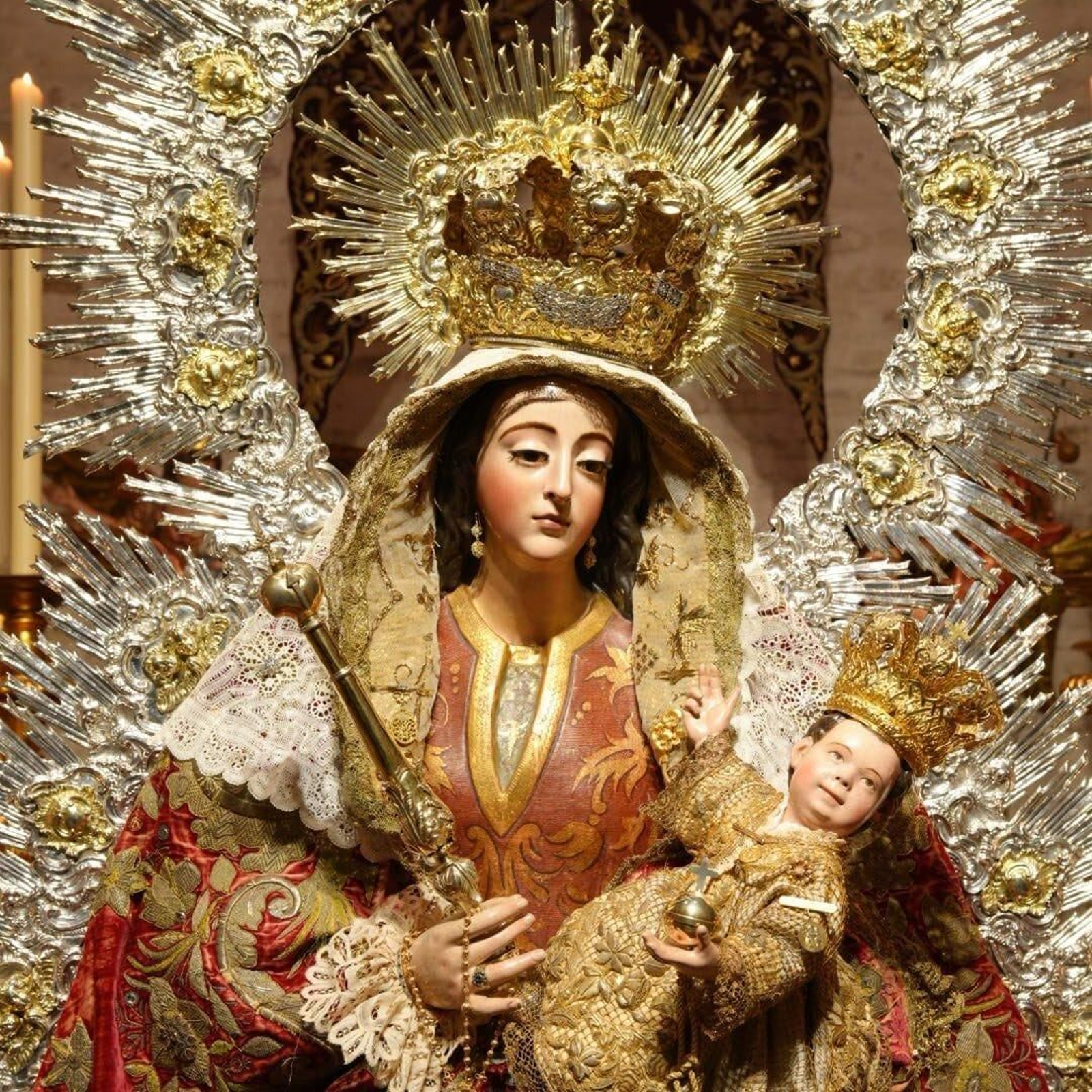La Virgen de la Salud en un besamanos pasado