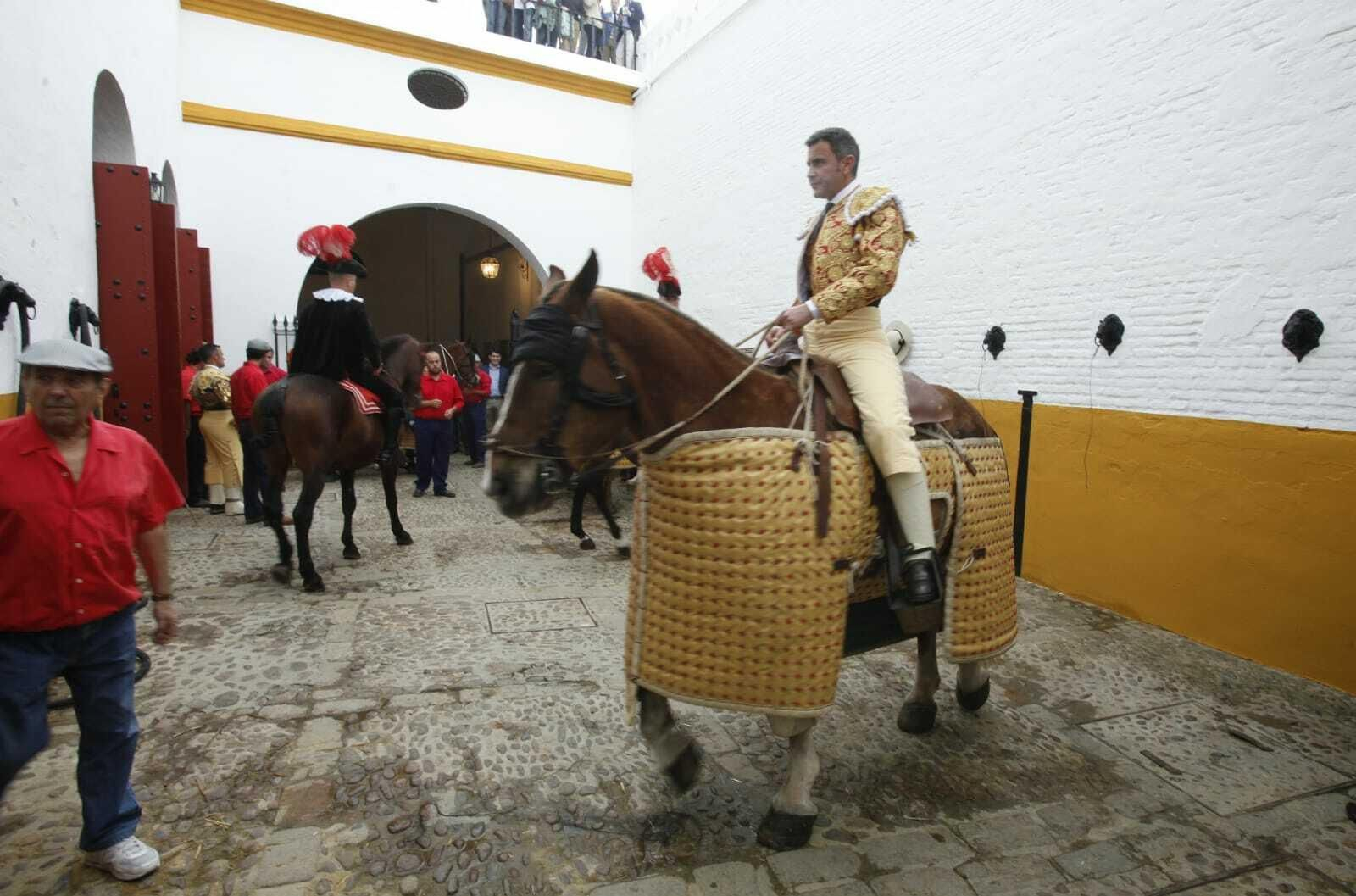 Las imágenes de la corrida de toros del Domingo de Resurrección en Sevilla