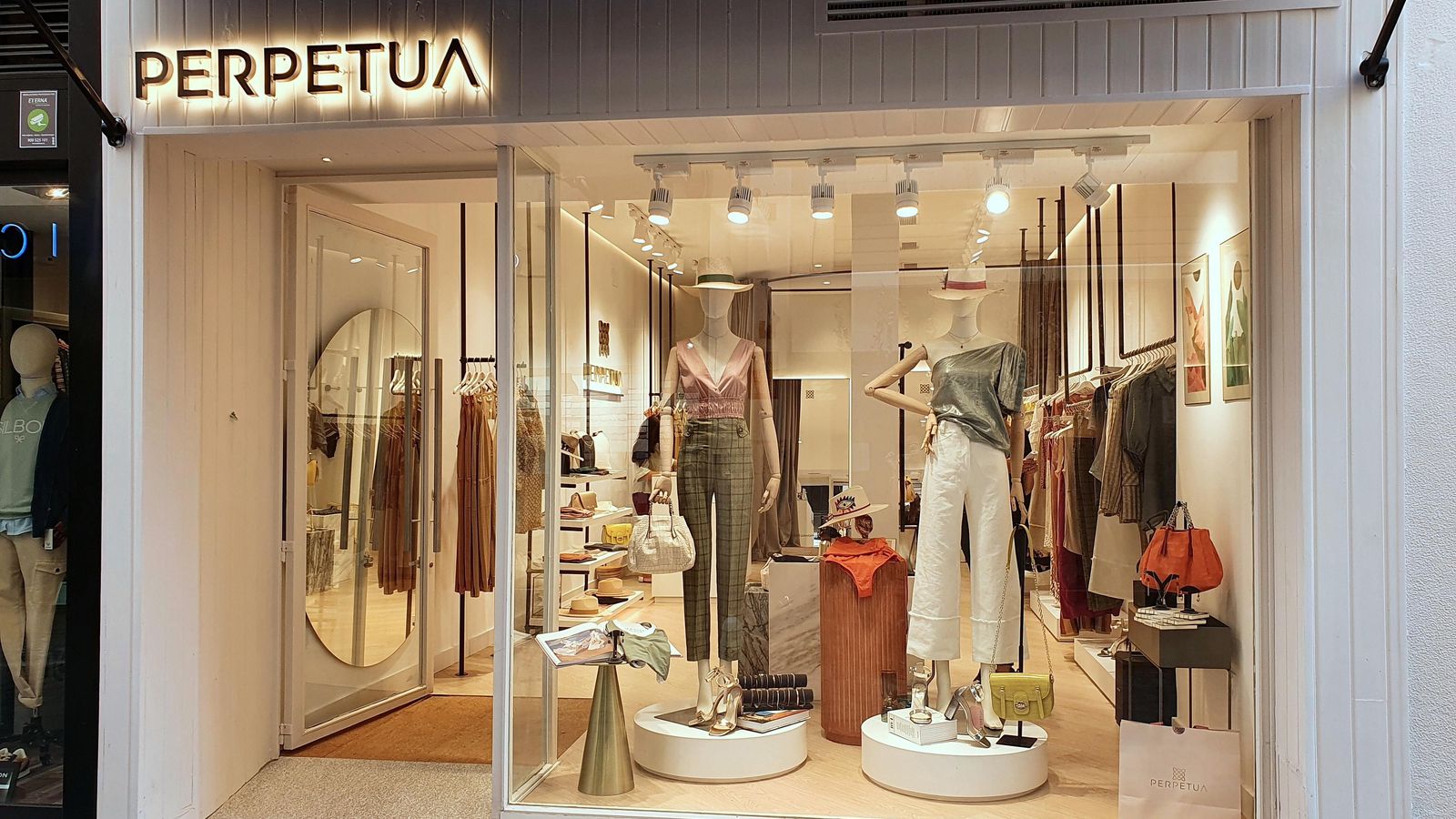 El escaparate del espacio multimarca Perpetua.