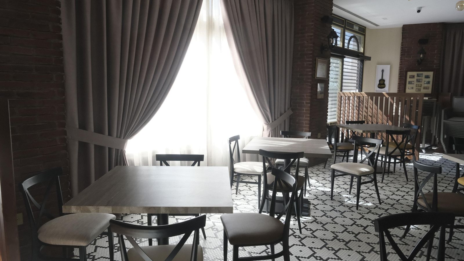 Una decoración sobria y elegante se impone en la nueva Taberna Salcedo