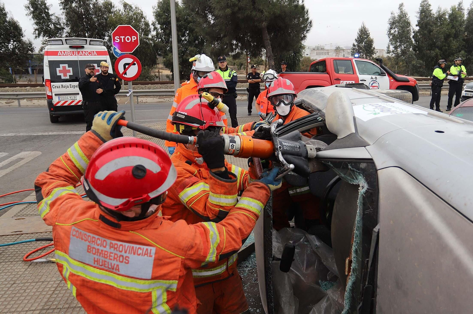Simulacro de accidente en el Puerto de Huelva dentro del ejercicio regional RespuestA22, en imágenes