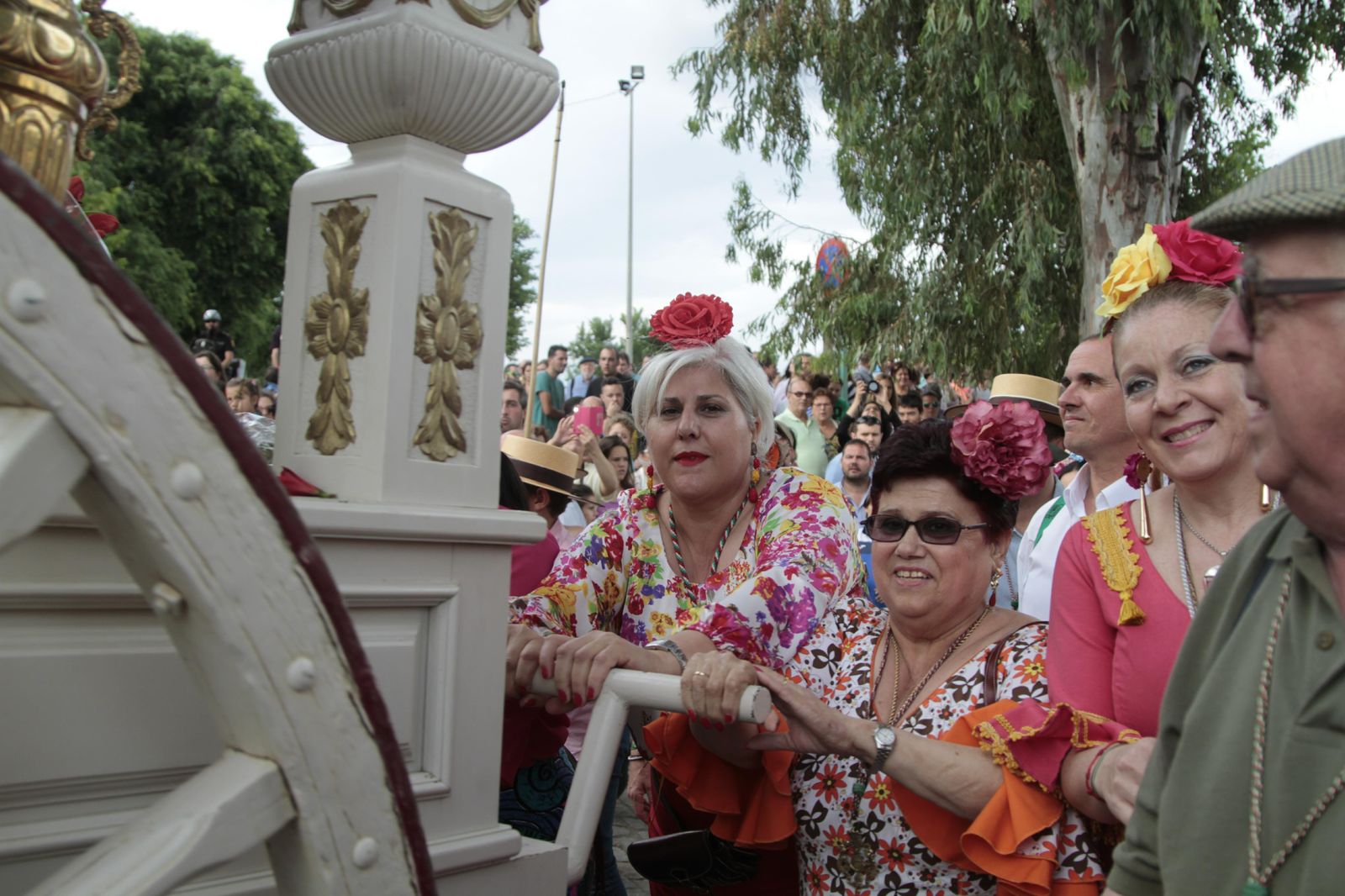 Hermandades cruzando el río Guadalquivir por Coria, en imágenes